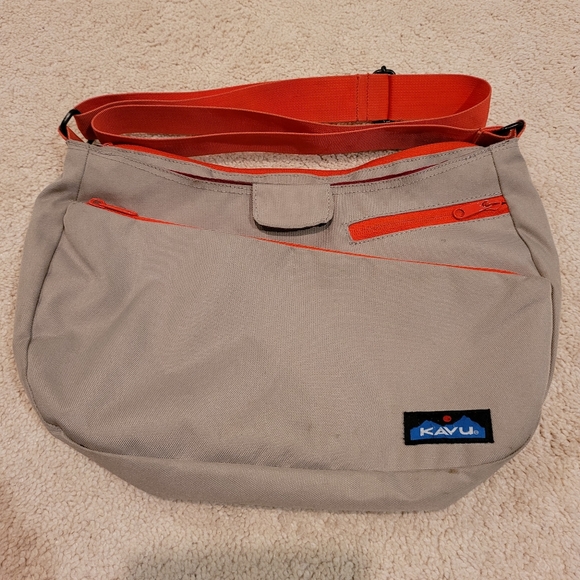 Kavu Bags Kavu Snuggy Sling Bag Poshmark